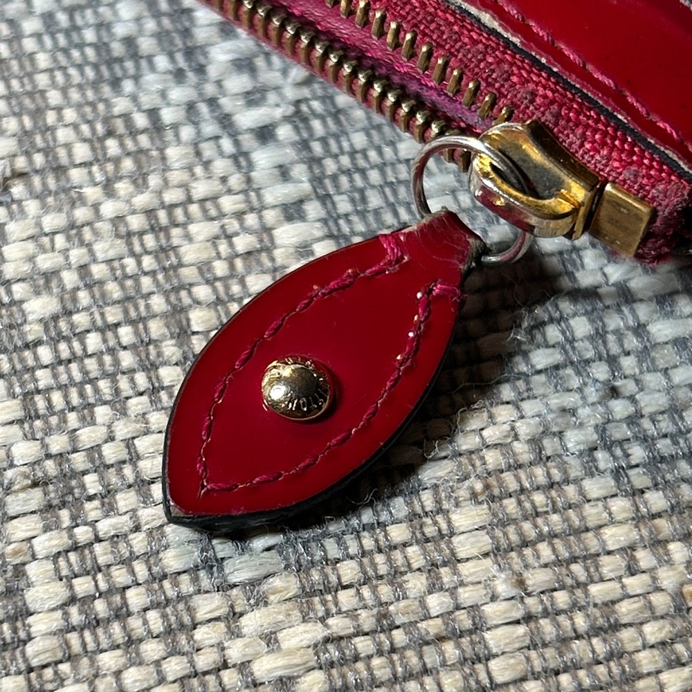 362. Louis Vuitton Monogram Vernis Pochette Cles, Key Holder - Picture 11 of 13